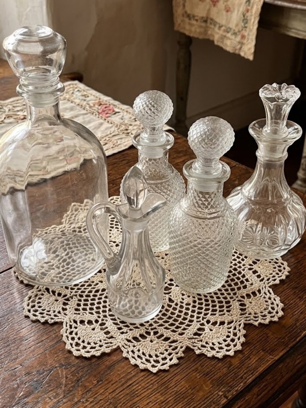 Vintage Clear Glass Decanter Set
Lot of 5 Bottles 
Table Cruet & Stoppers